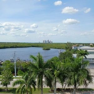 Meet your Posher, Adolfo